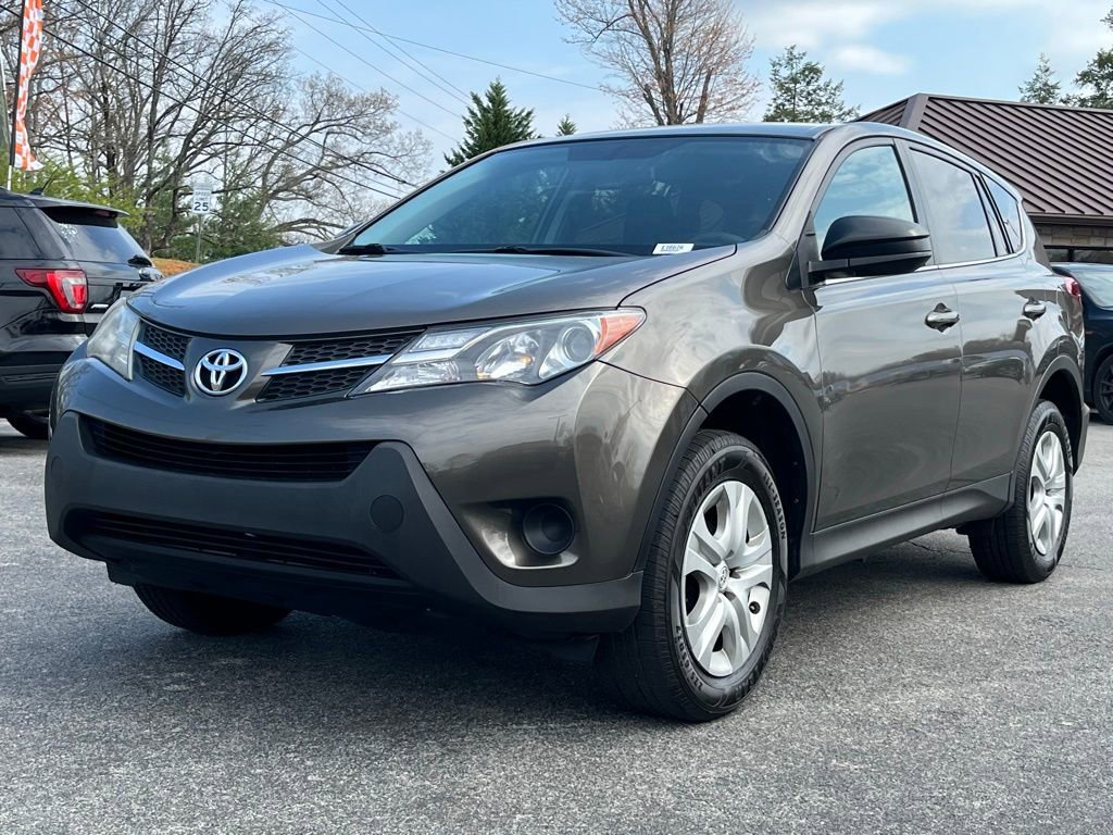 Used 2015 Toyota RAV4 LE AWD/4WD image 4