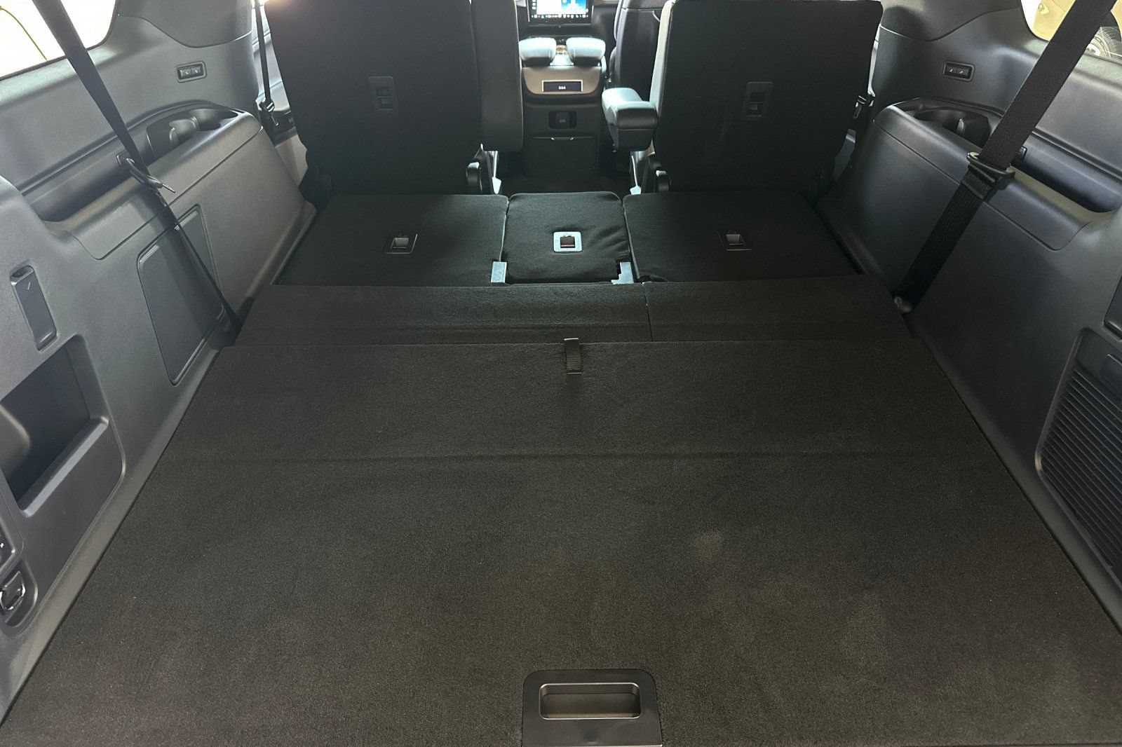 New 2026 Lincoln Navigator L Reserve w/ Jet Appearance Package AWD/4WD image 15