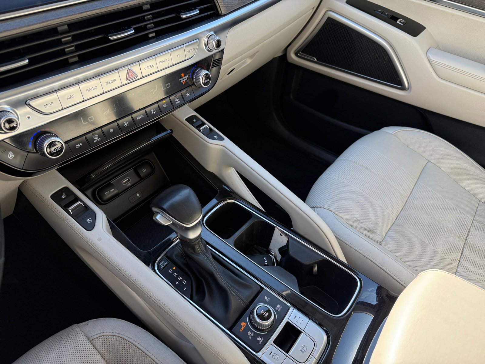 Used 2022 Kia Telluride EX w/ Towing Package image 13