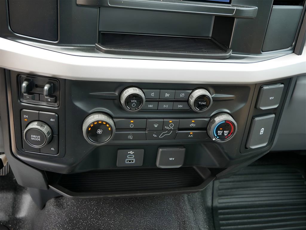 Used 2023 Ford F350 XL w/ Snow Plow Prep Package image 22