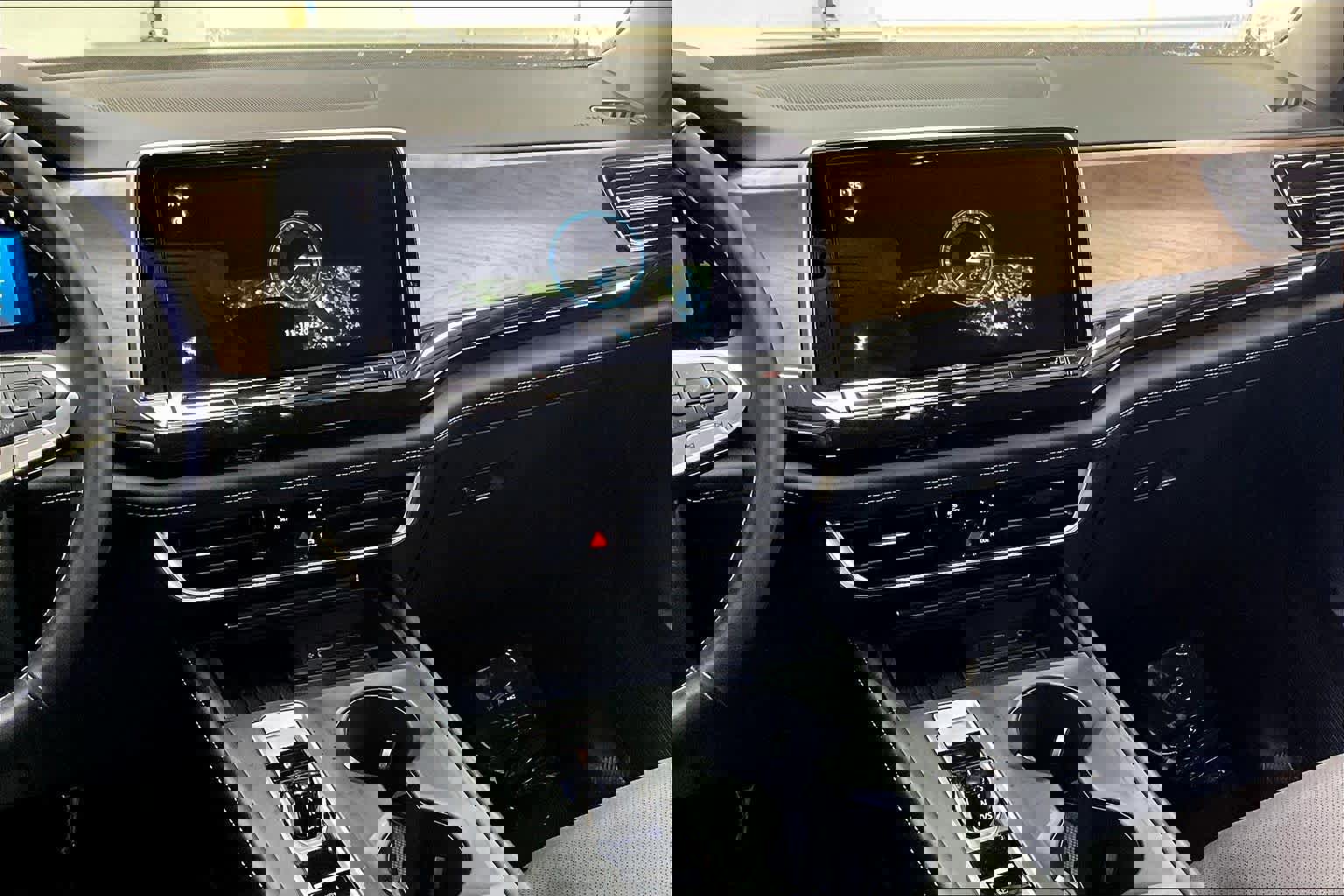 Used 2025 Volkswagen Atlas SE image 9