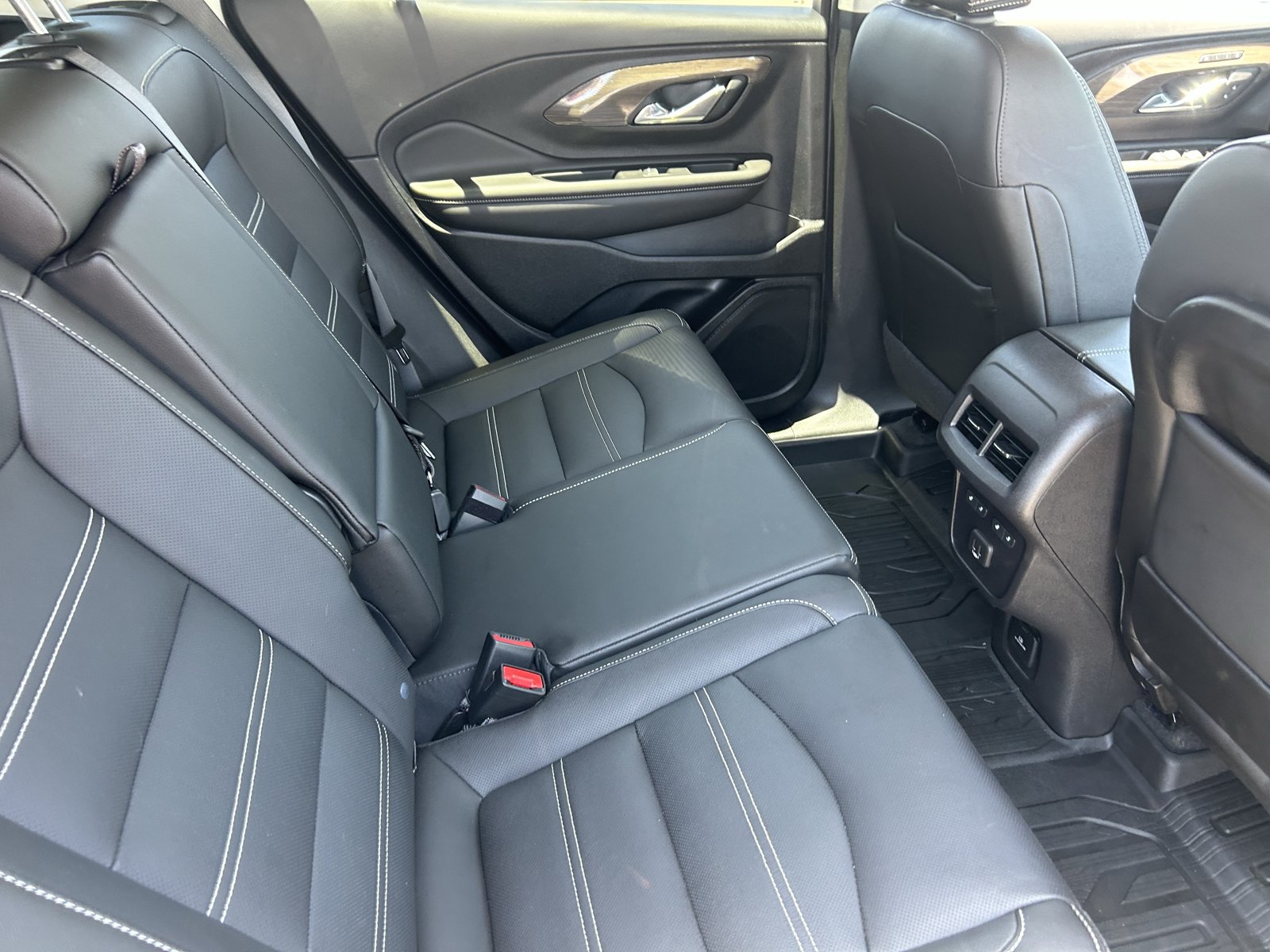 Certified 2024 GMC Terrain Denali w/ Denali Premium Package AWD/4WD image 14