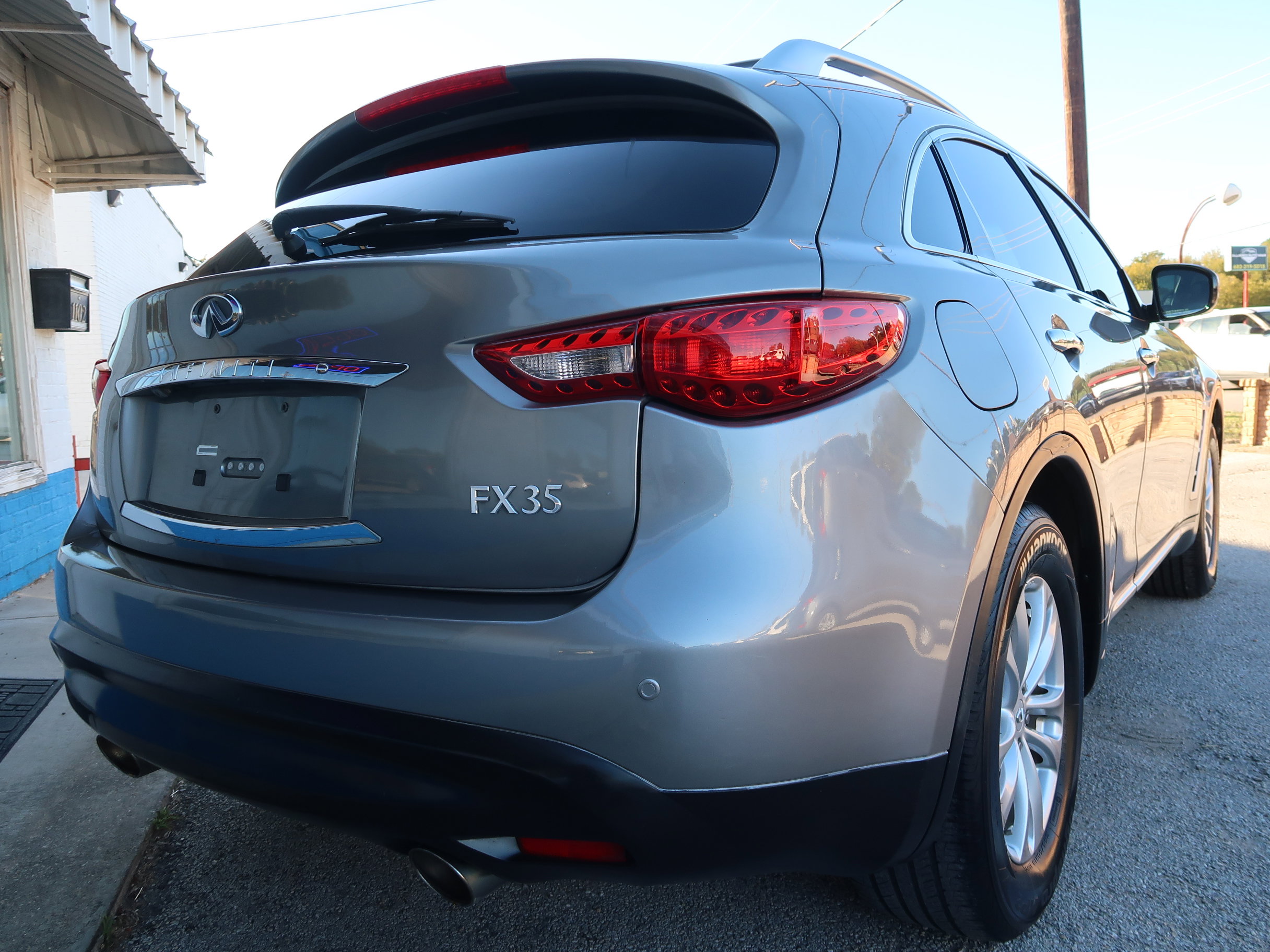Used 2010 INFINITI FX35 2WD w/ Navigation Pkg image 8