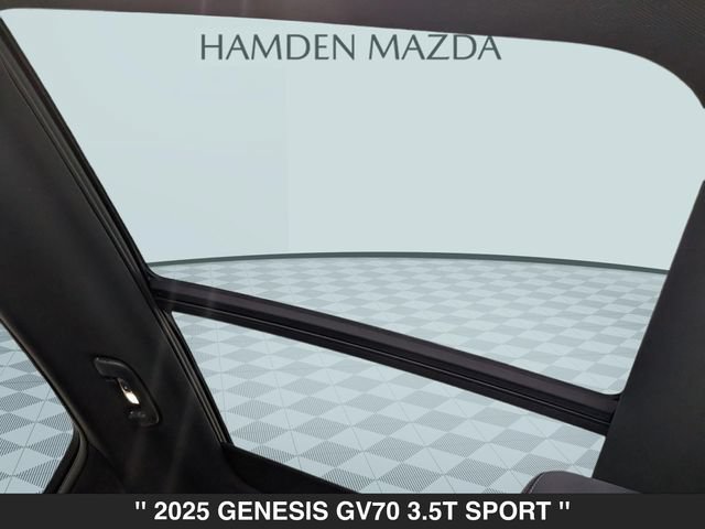 Used 2025 Genesis GV70 3.5T Sport AWD/4WD image 31