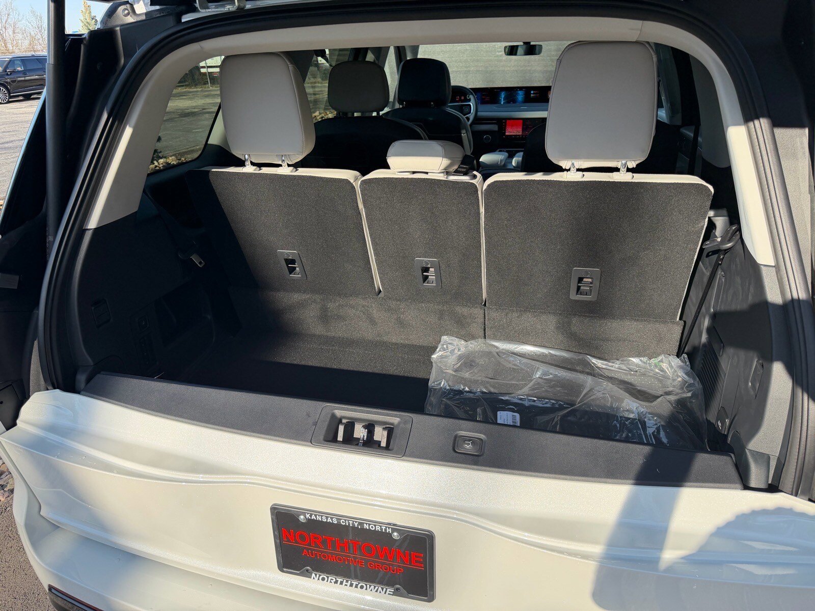 New 2026 Lincoln Navigator Reserve AWD/4WD image 18
