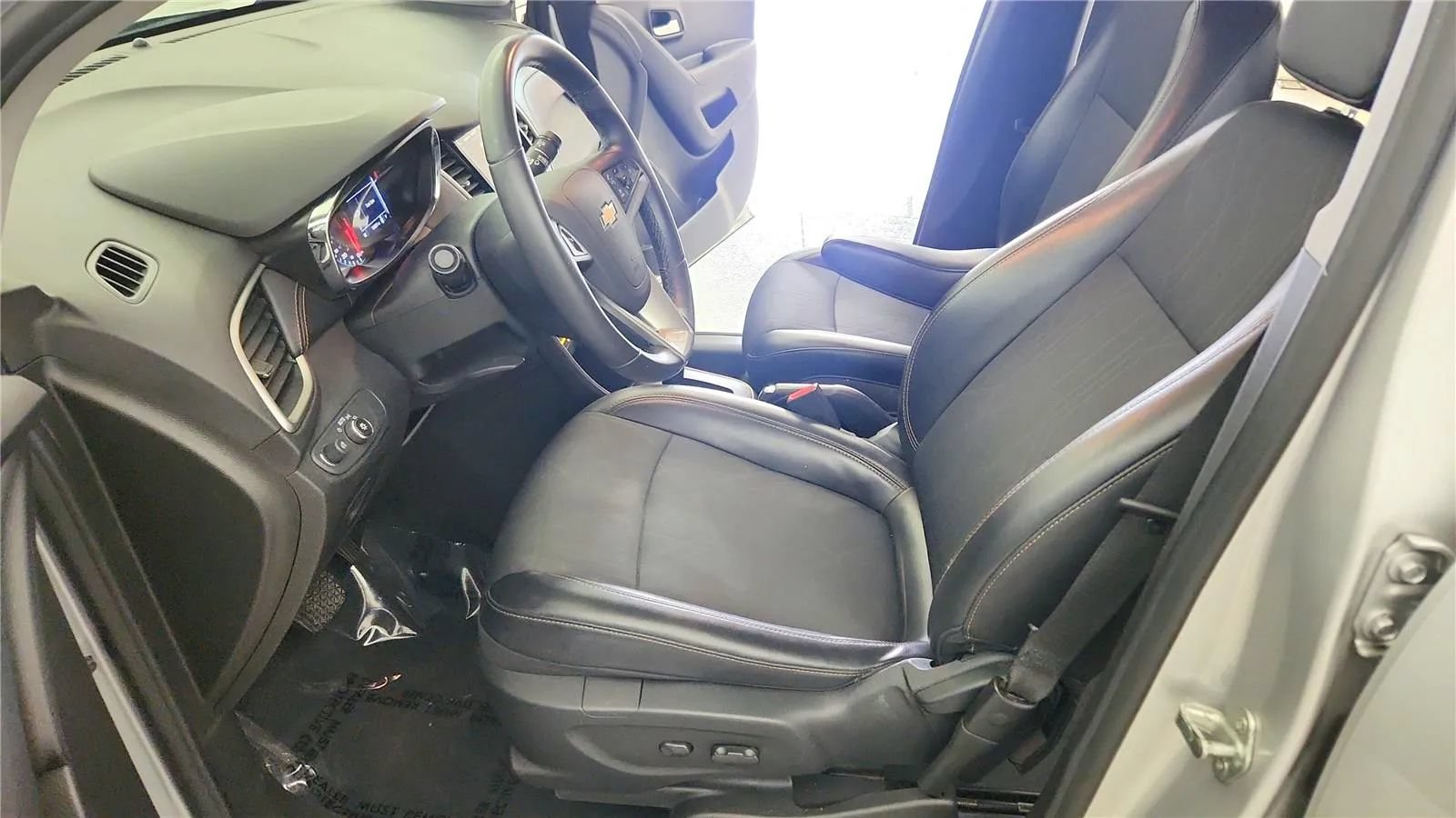 Used 2019 Chevrolet Trax LT w/ Driver Confidence Package FWD image 23