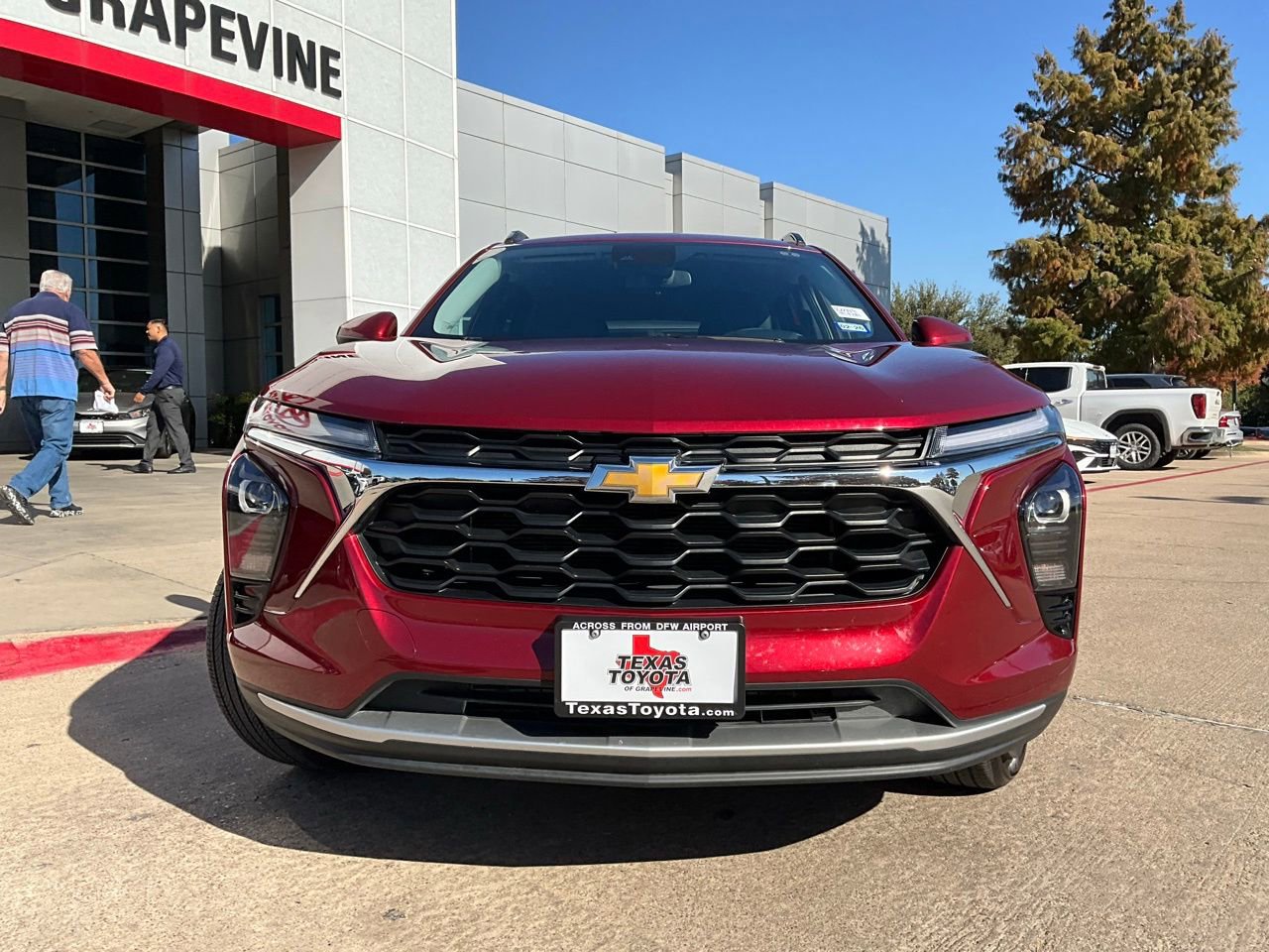 Used 2025 Chevrolet Trax LT image 4