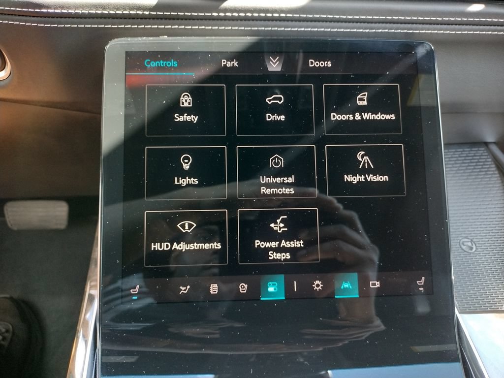 Used 2026 Cadillac Escalade Platinum Sport AWD/4WD image 5