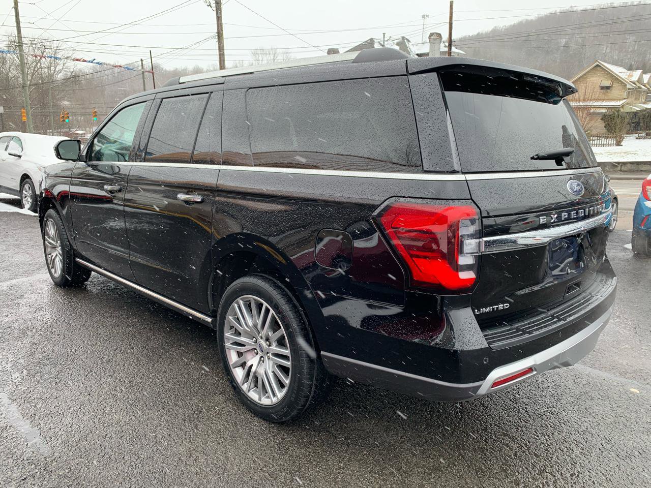 Used 2024 Ford Expedition Max Limited image 3