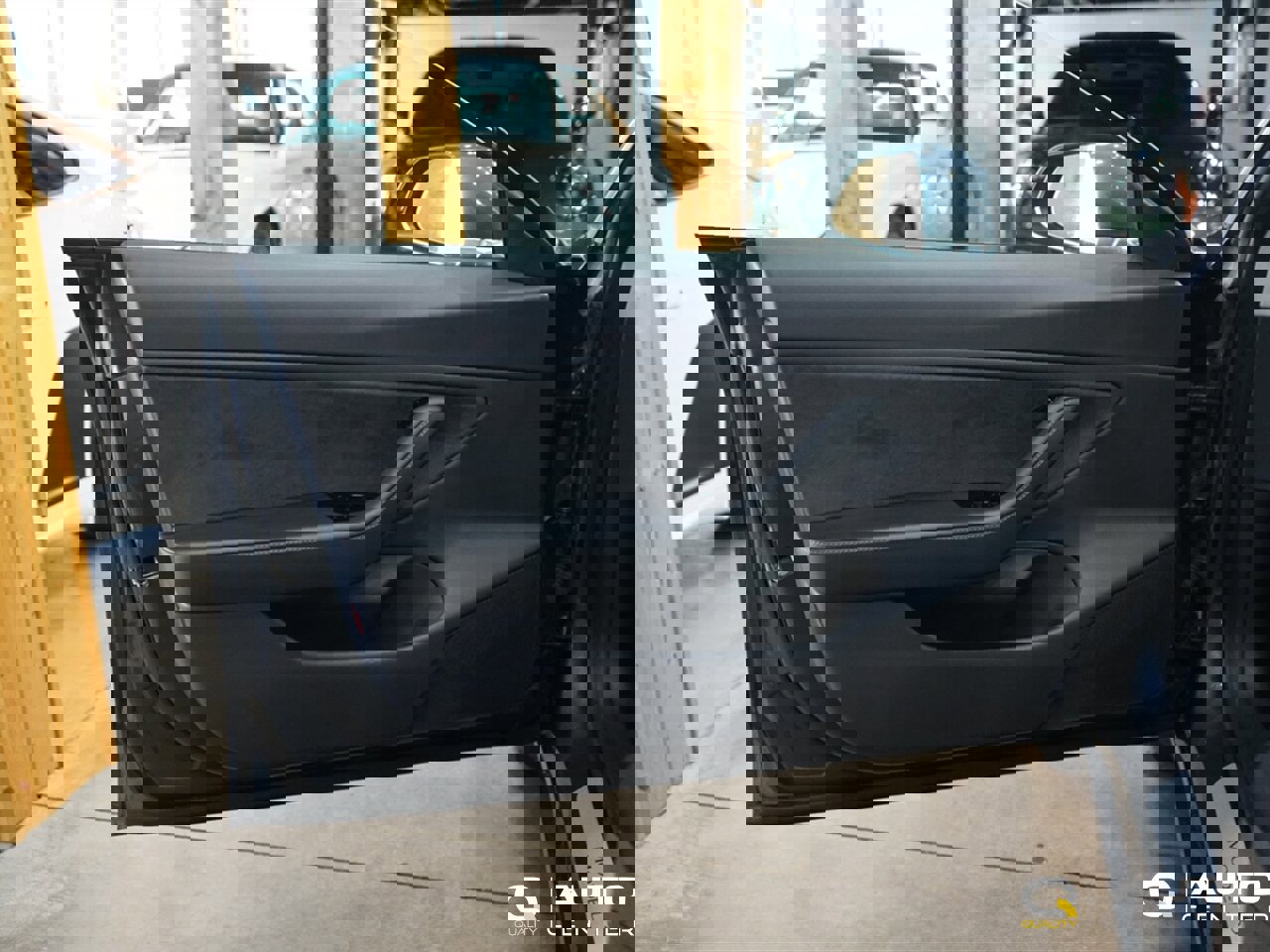 Used 2018 Tesla Model 3 Long Range image 11