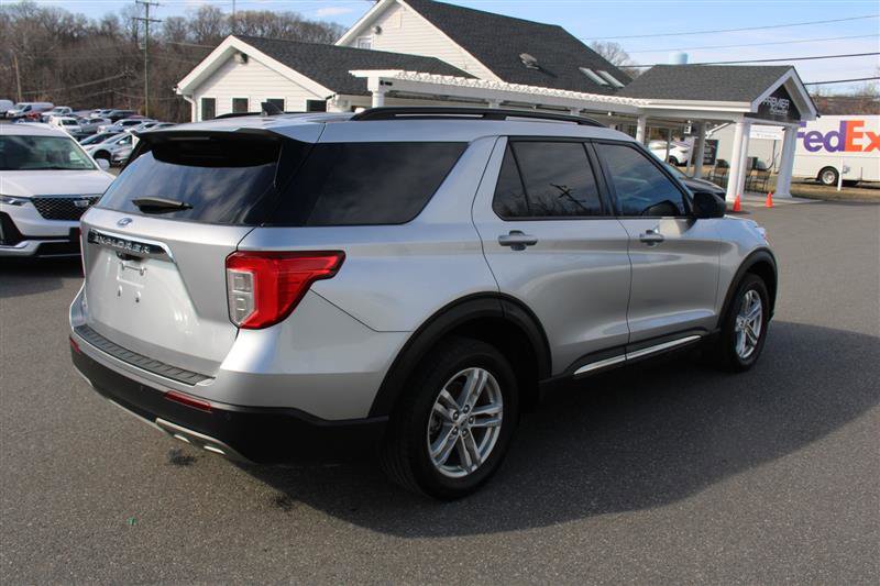 Used 2021 Ford Explorer XLT w/ Equipment Group 202A RWD image 8