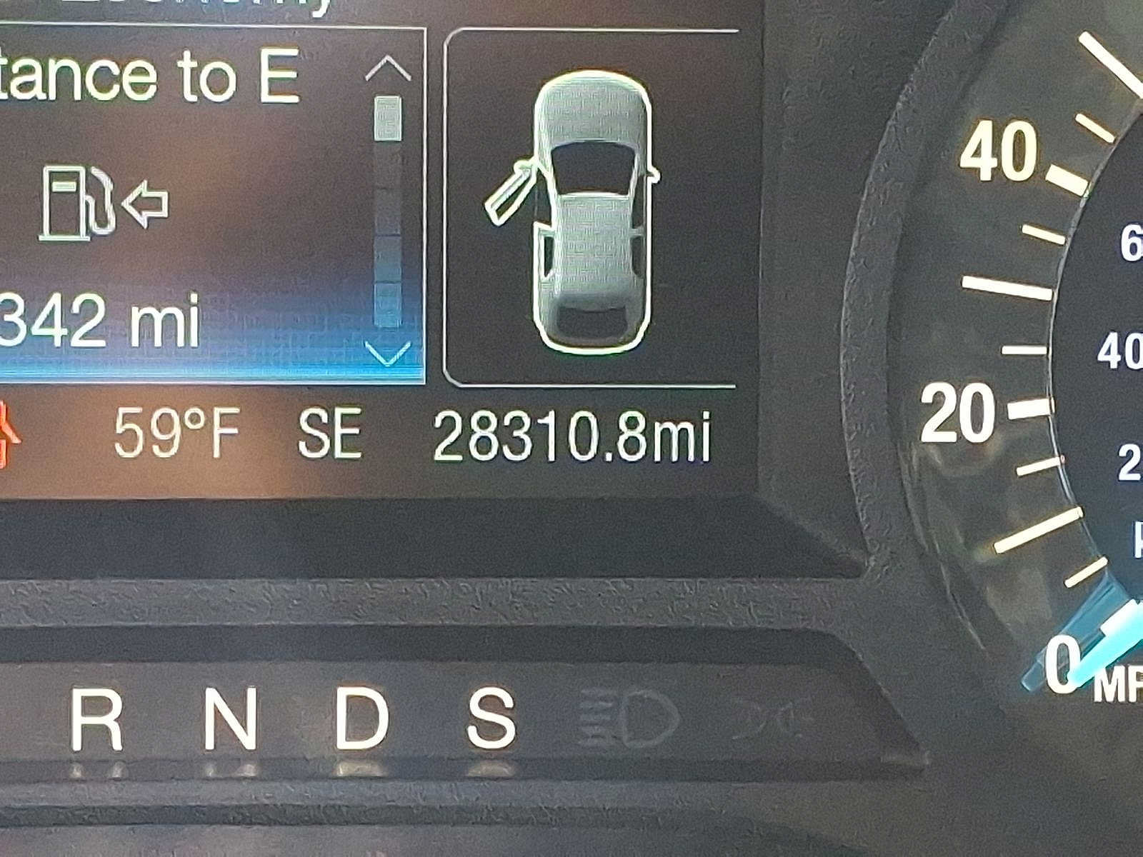 Used 2018 Ford Fusion SE w/ Equipment Group 201A FWD image 19