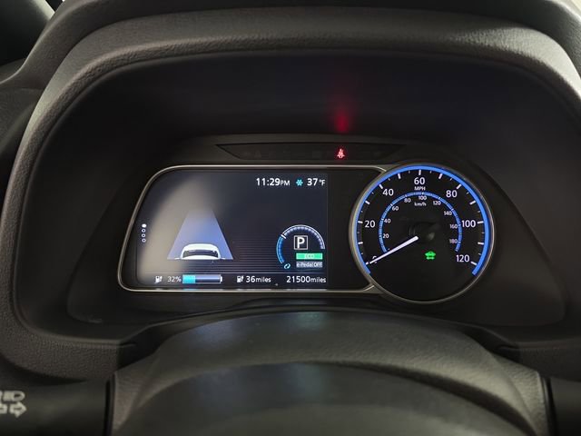 Used 2020 Nissan Leaf SV w/ SV Technology Package image 11