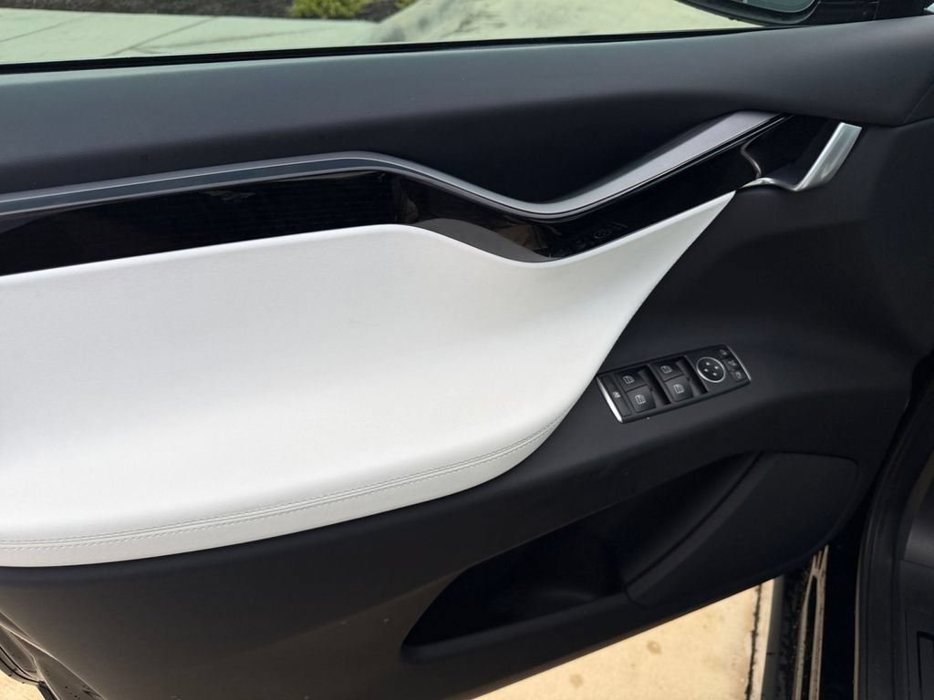 Used 2020 Tesla Model X Long Range AWD/4WD image 11