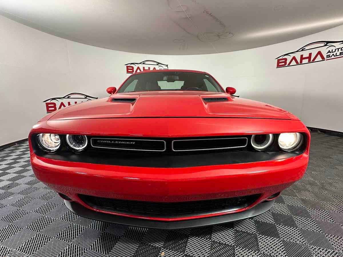 Used 2020 Dodge Challenger SXT RWD image 14