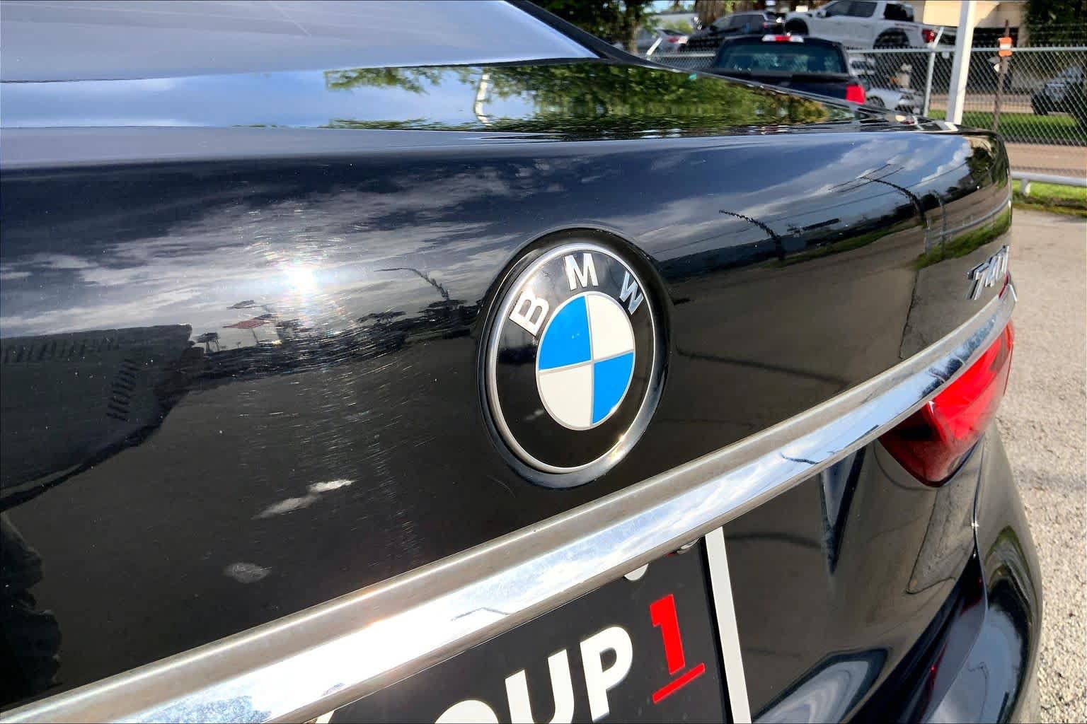 Used 2018 BMW 740i RWD image 10
