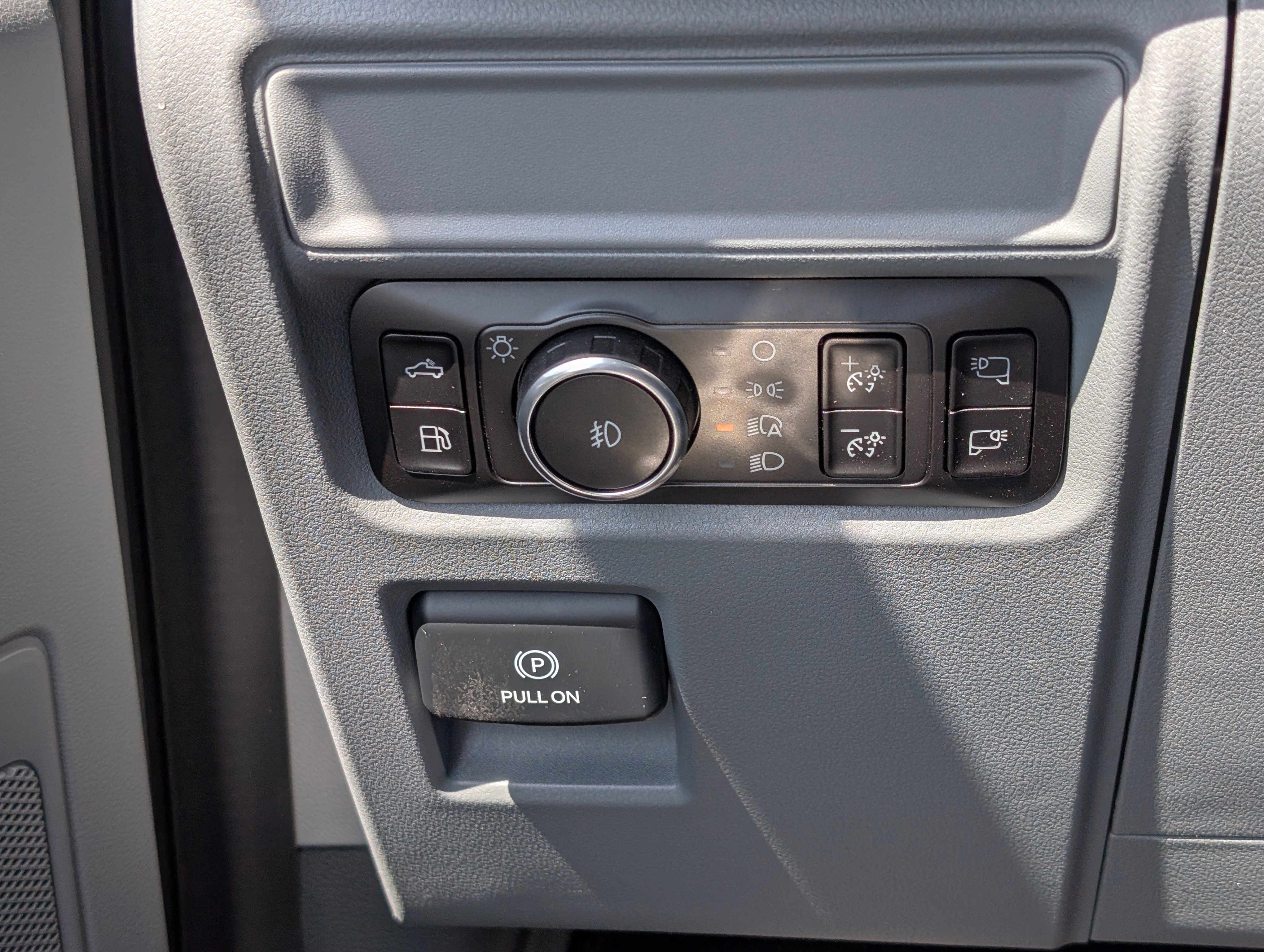 New 2025 Ford F150 XLT w/ Equipment Group 302A MID image 20