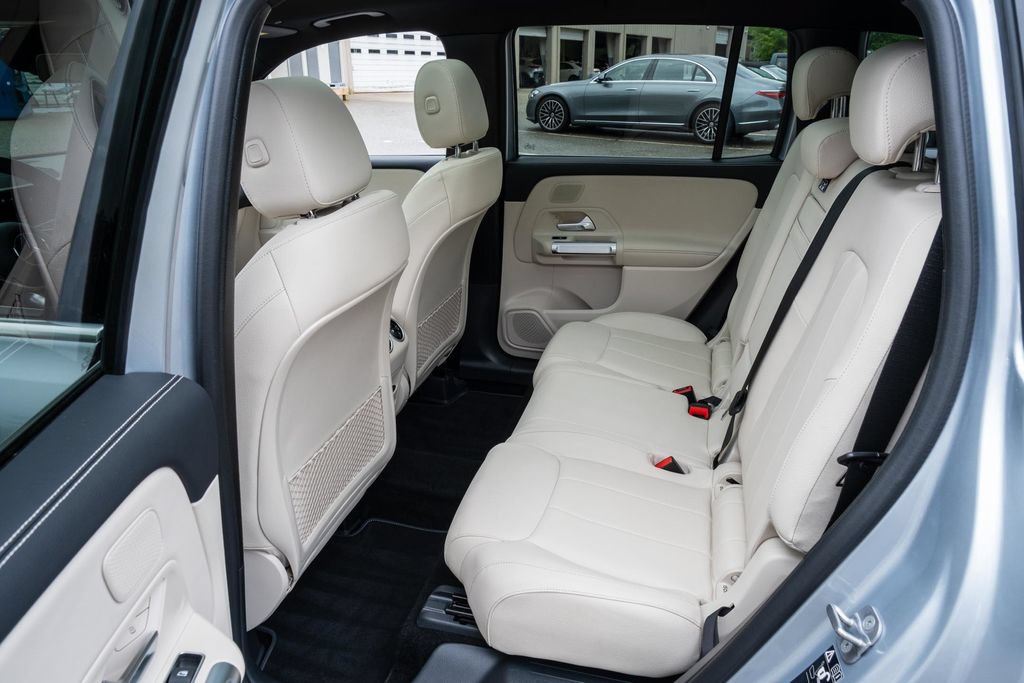 Used 2026 Mercedes-Benz GLB 250 4MATIC w/ Exclusive Package image 31