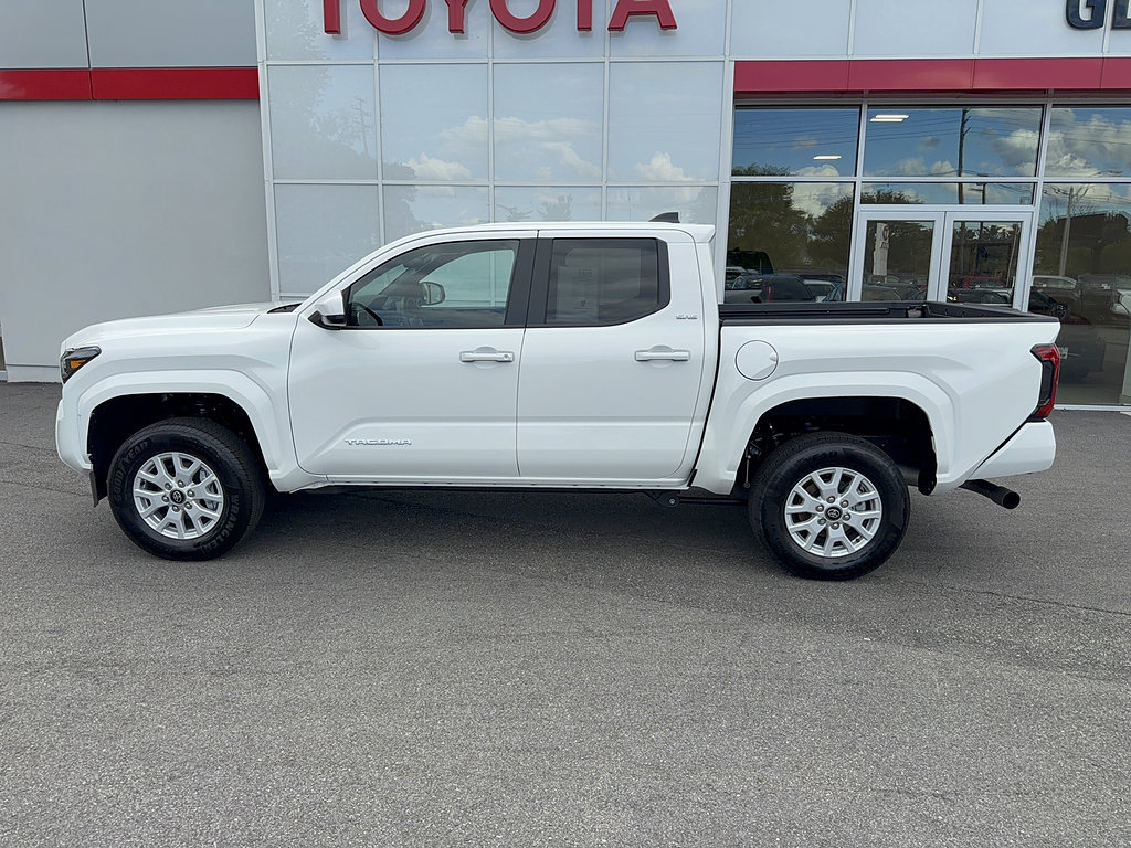 Used 2026 Toyota Tacoma SR5 RWD image 8