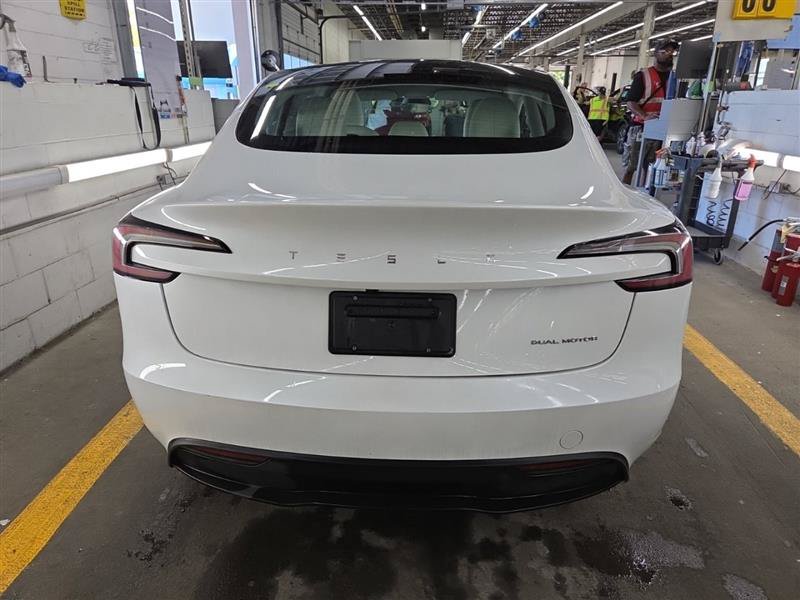 Used 2025 Tesla Model 3 Long Range AWD/4WD image 3