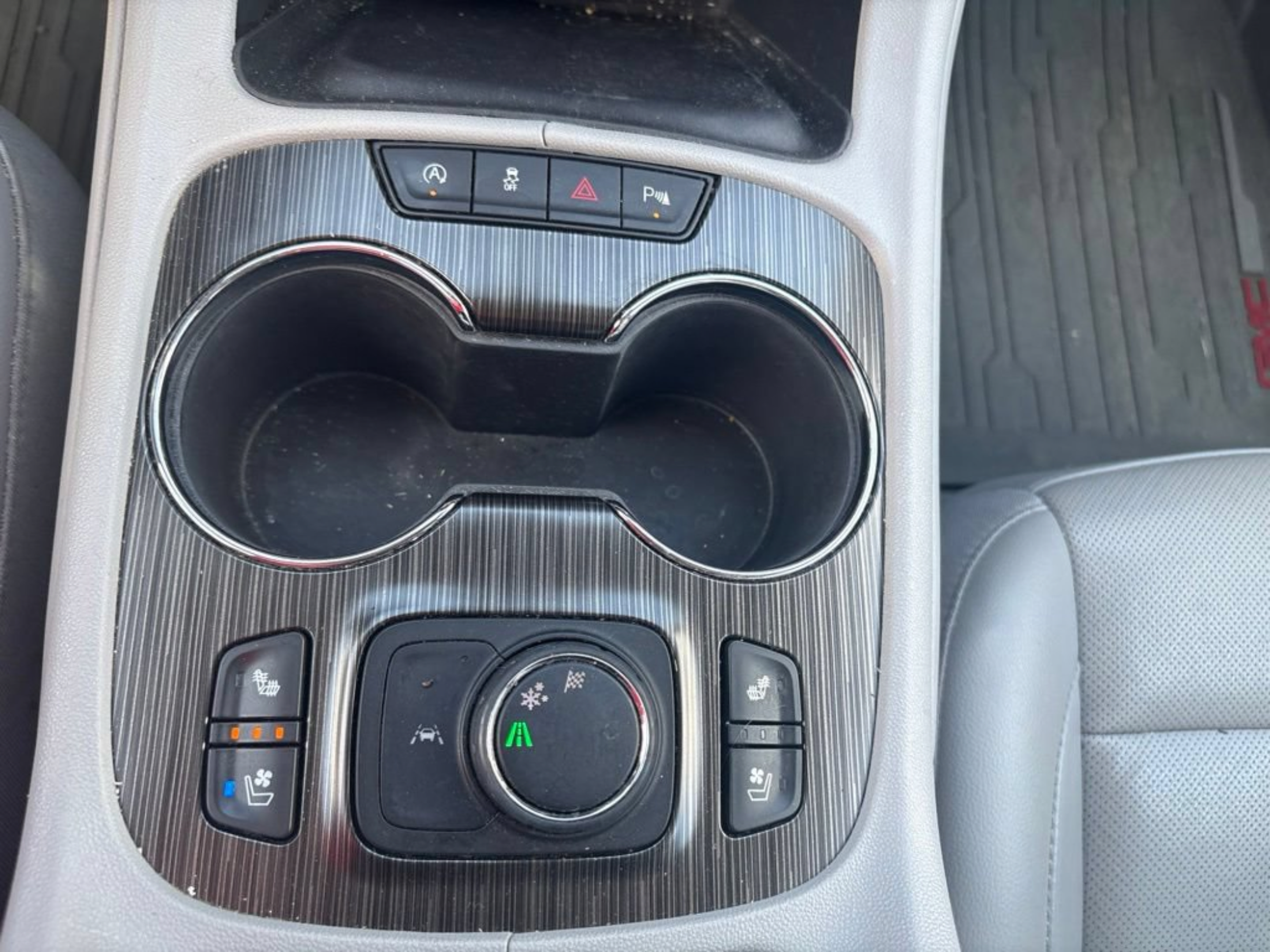 Used 2023 GMC Acadia SLT w/ Preferred Package FWD image 18