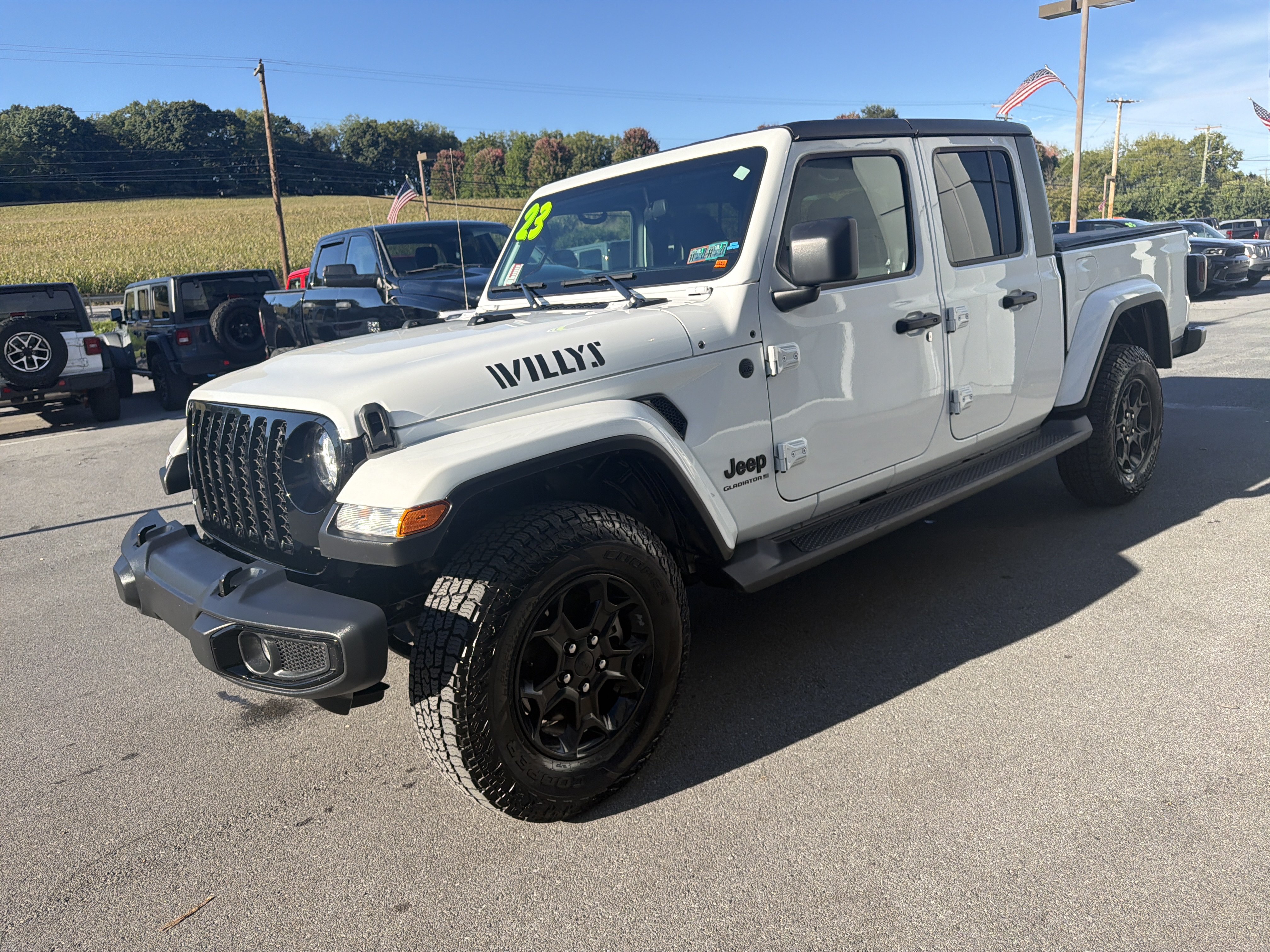 Used 2023 Jeep Gladiator Sport AWD/4WD image 8