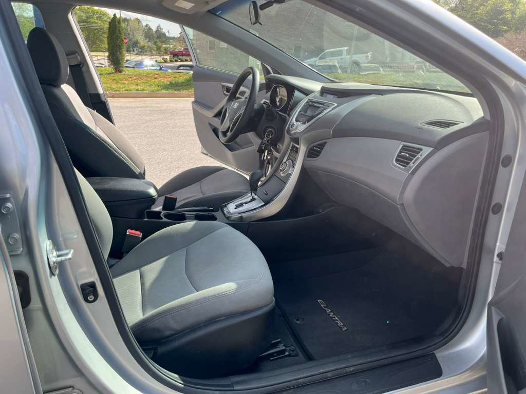 Used 2012 Hyundai Elantra GLS w/ Preferred Pkg 3 FWD image 14