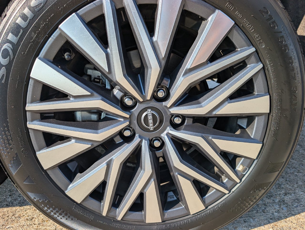 Used 2025 Nissan Altima 2.5 SV AWD/4WD image 7