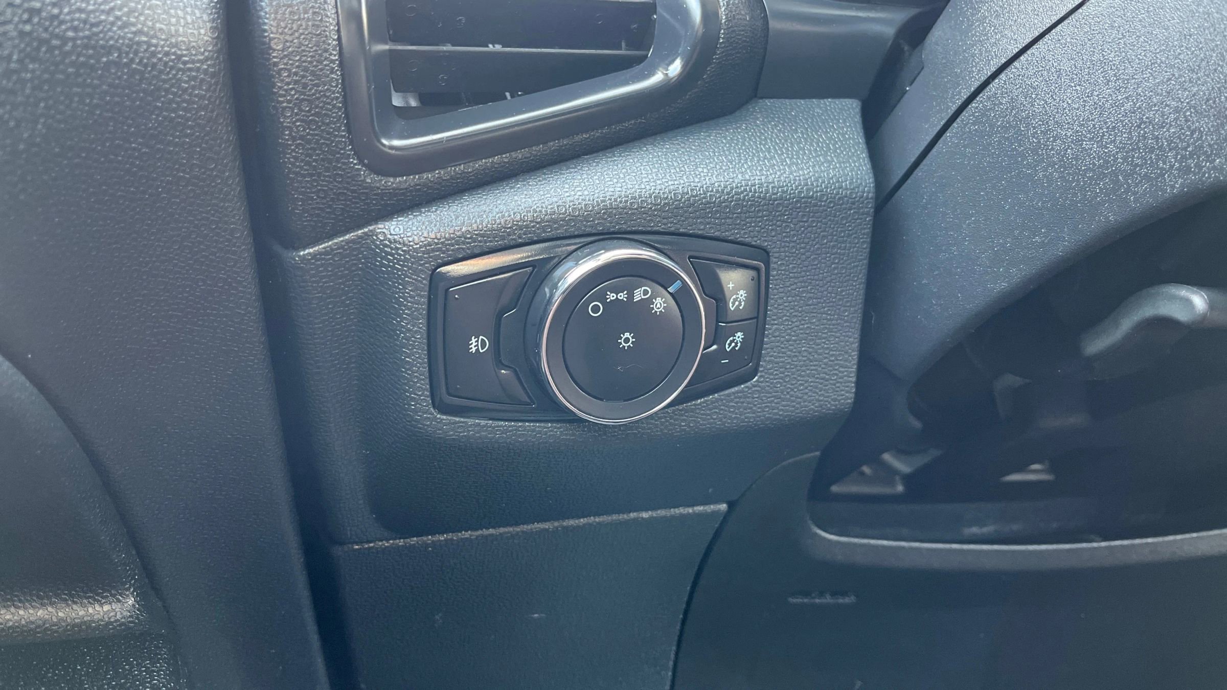 Used 2017 Nissan Rogue Sport SV image 19