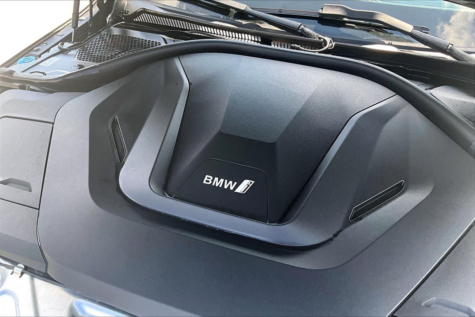 Used 2024 BMW i4 eDrive40 w/ M Sport Package RWD image 31
