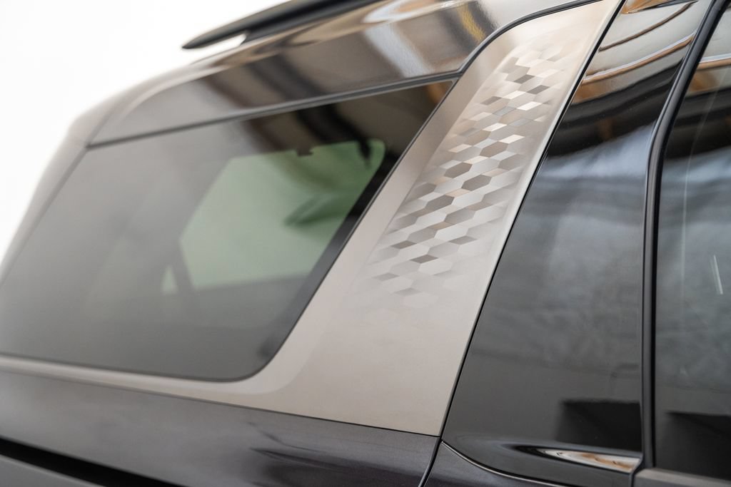 Used 2025 Kia Carnival SX FWD image 19