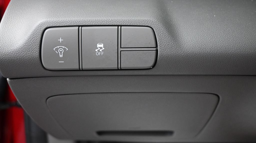 Used 2025 Hyundai Elantra Sport FWD image 27