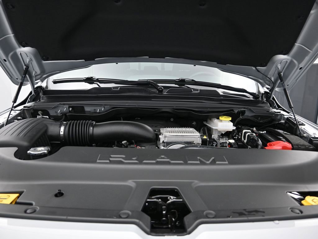 New 2026 RAM 1500 4x4 Crew Cab image 29