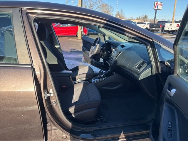 Used 2017 Kia Forte LX w/ LX Popular Package image 12