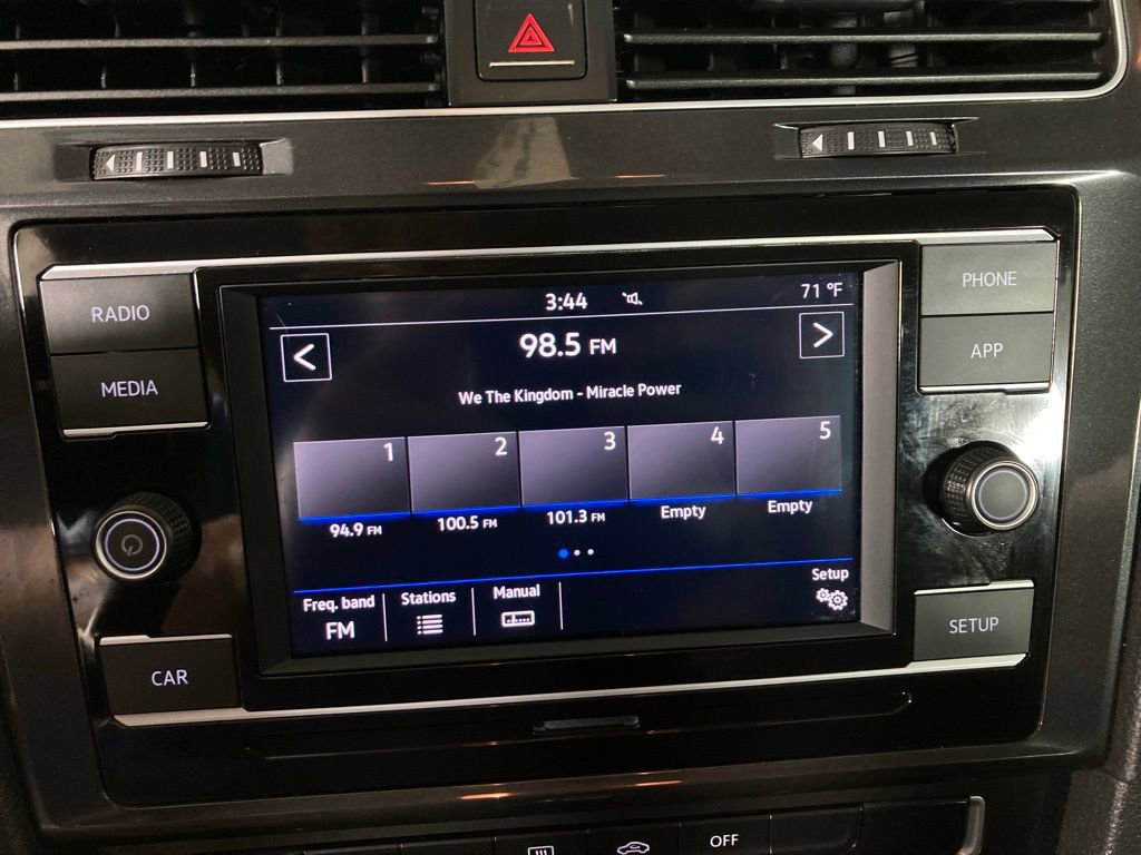 Used 2018 Volkswagen Golf S video 3