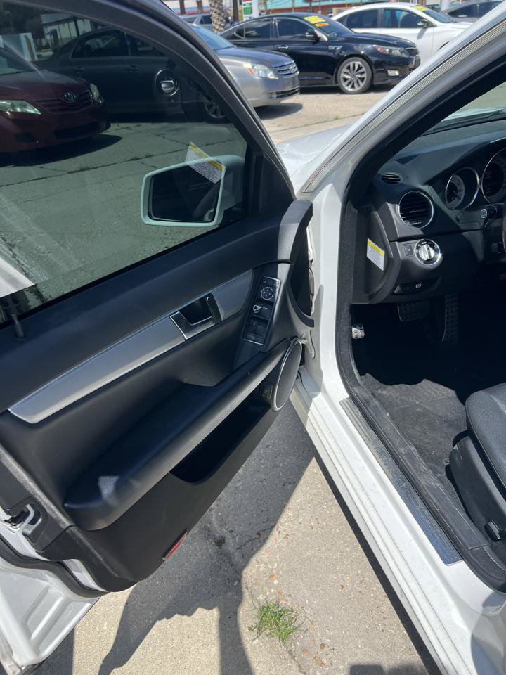 Used 2013 Mercedes-Benz C 250 Sedan image 12