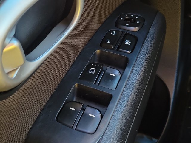 Used 2015 Kia Soul FWD image 20