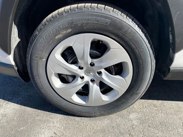 Used 2024 Toyota RAV4 LE image 10