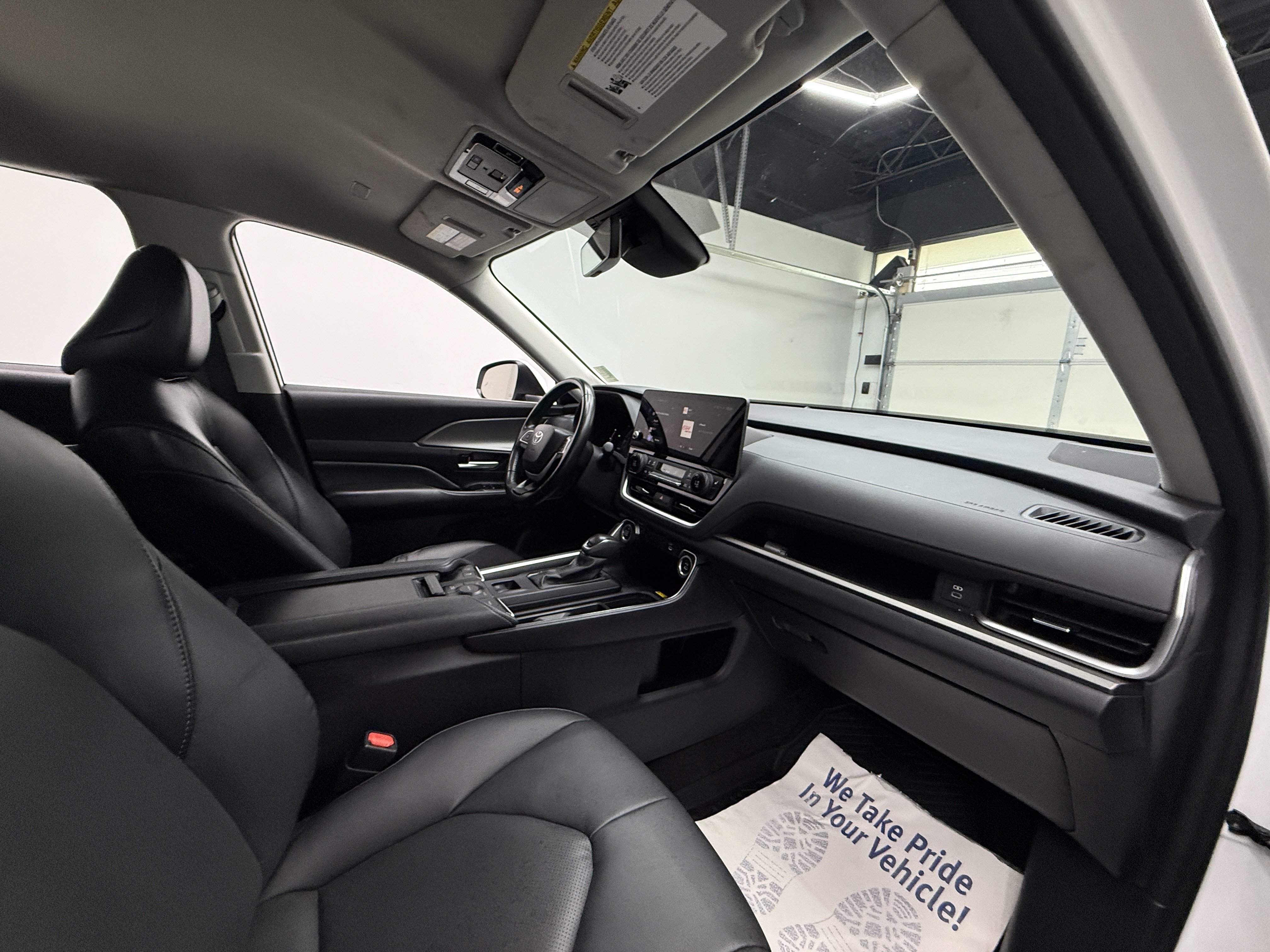 Used 2024 Toyota Grand Highlander AWD image 23