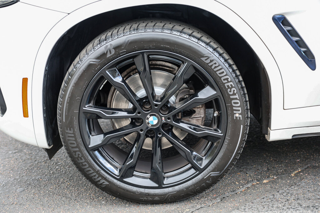 Used 2022 BMW X4 xDrive30i w/ M Sport Package 2 AWD/4WD image 32