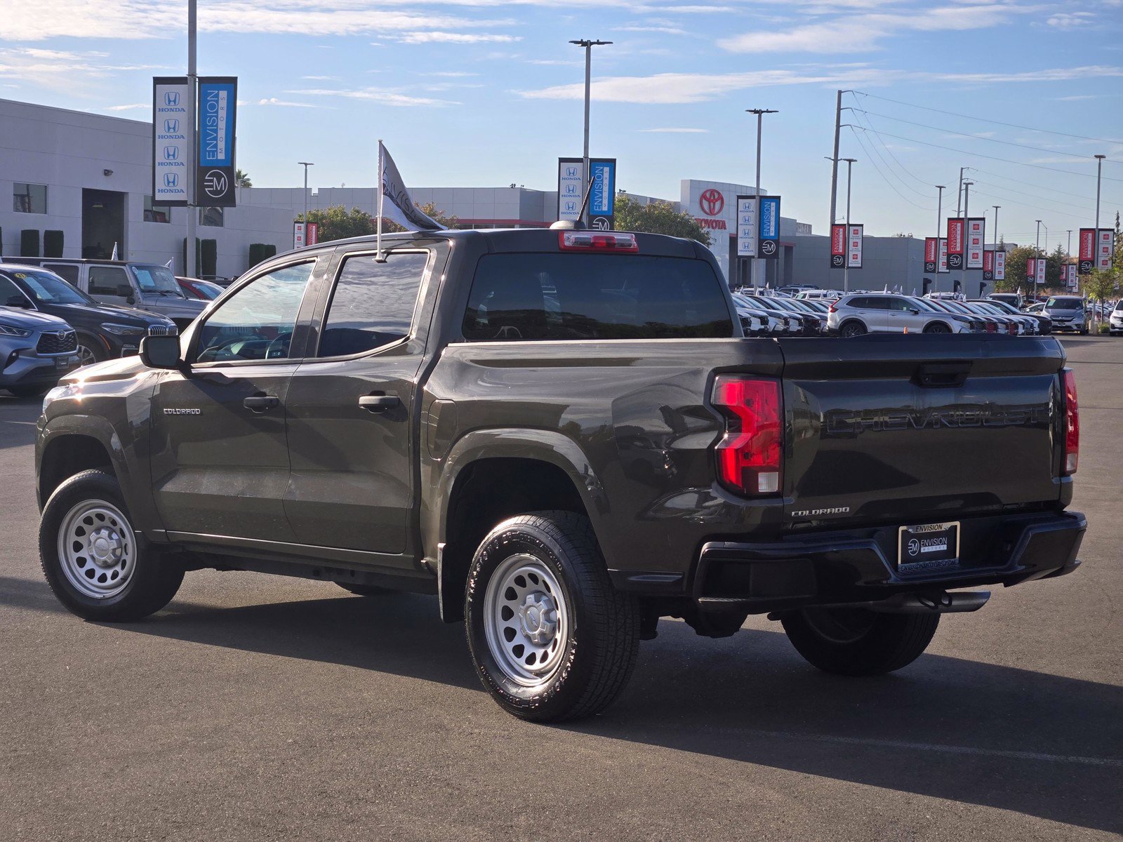 Used 2023 Chevrolet Colorado W/T RWD image 5