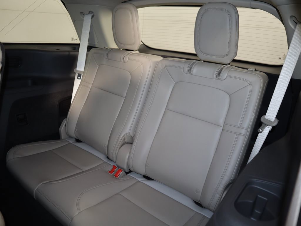 Used 2020 Lincoln Aviator Reserve w/ Equipment Group 202A image 24