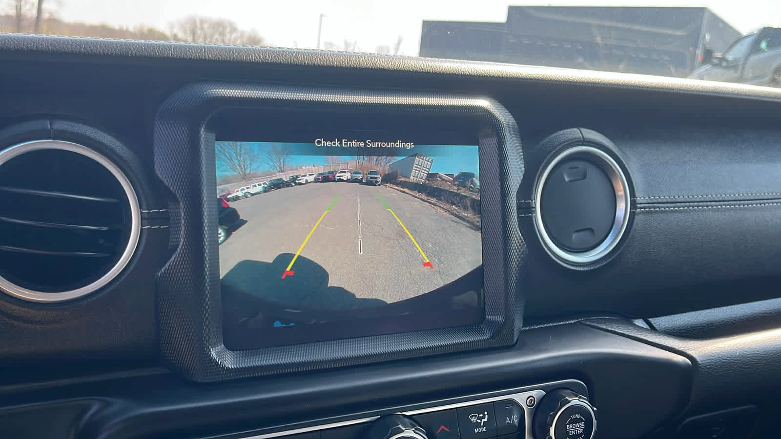 Used 2023 Jeep Wrangler Sahara w/ Cold Weather Group image 17