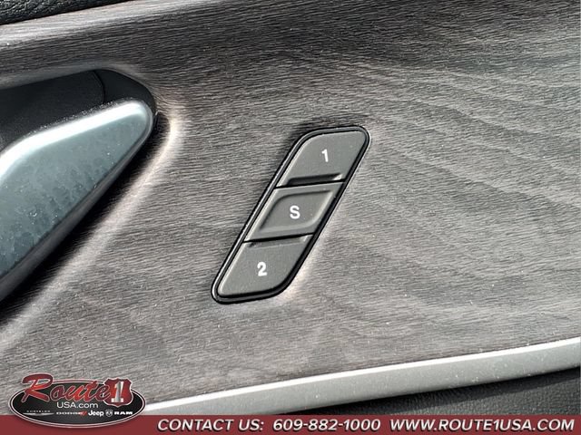 Used 2023 Jeep Grand Cherokee Limited AWD/4WD image 26