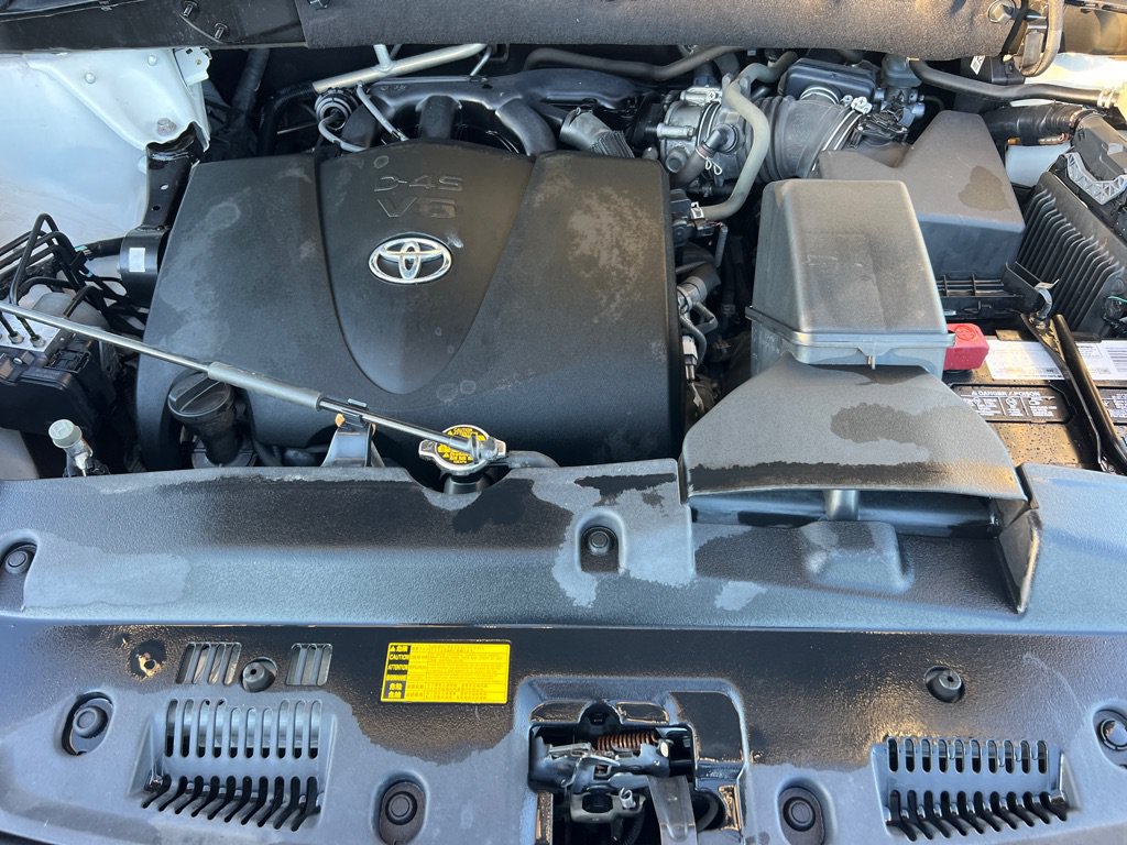 Used 2017 Toyota Highlander Limited AWD/4WD image 48