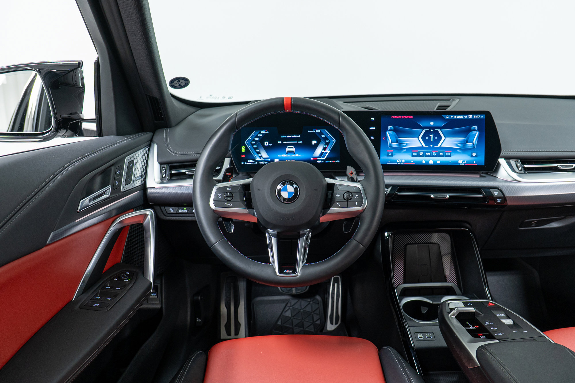 Certified 2025 BMW X1 M35i w/ Premium Package image 17