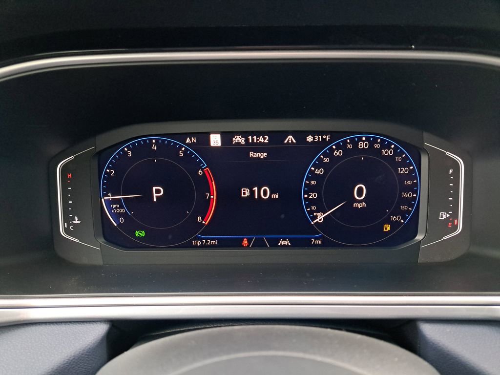 New 2025 Volkswagen Taos SEL image 20