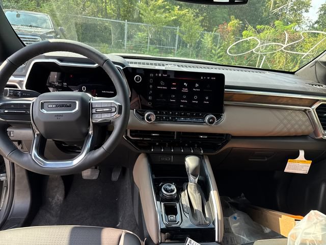 New 2026 GMC Canyon Denali w/ LPO, Black Badging Package AWD/4WD image 15