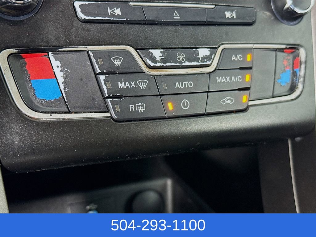Certified 2018 Ford Fusion SE w/ Fusion SE Technology Package FWD image 17
