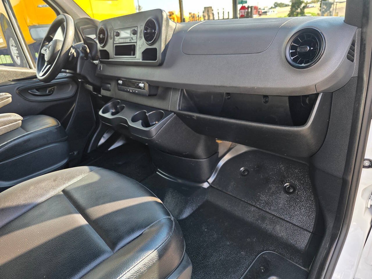 Used 2020 Mercedes-Benz Sprinter 2500 image 19